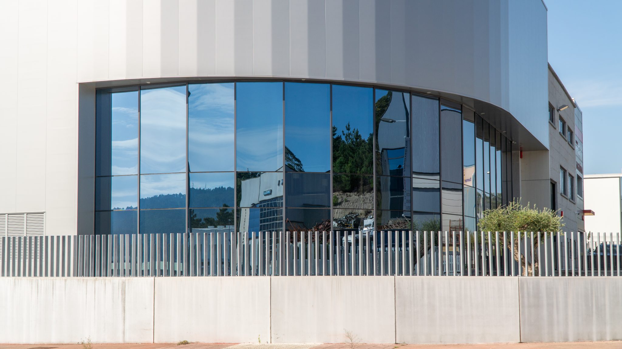 proyecto arquitectura para nave industrial y oficinas para empresa de vending en Mos Pontevedra