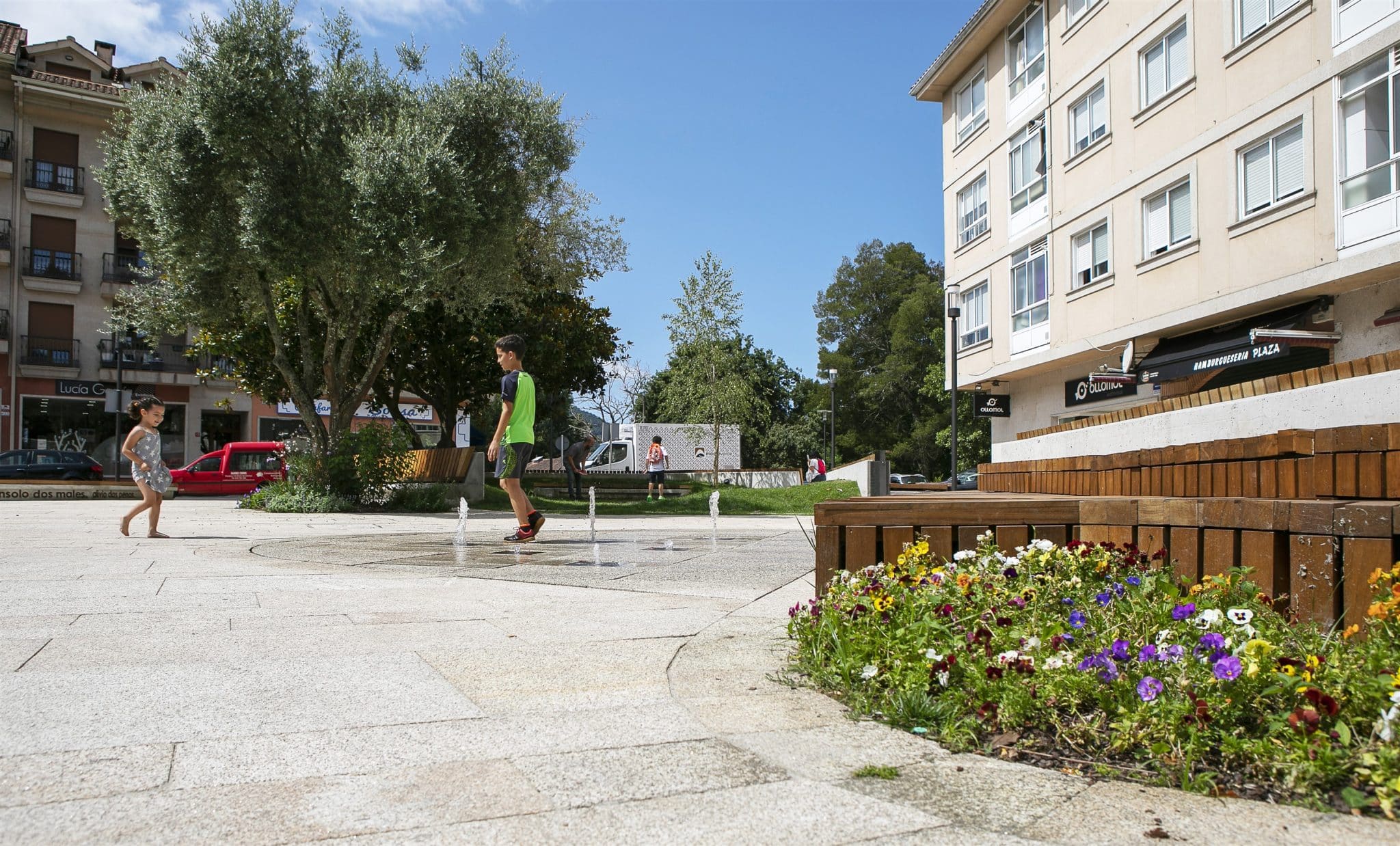 Proyecto de acondicionamiento urbano-sostenible en la Plaza Rosalía de Castro Gondomar pontevedra