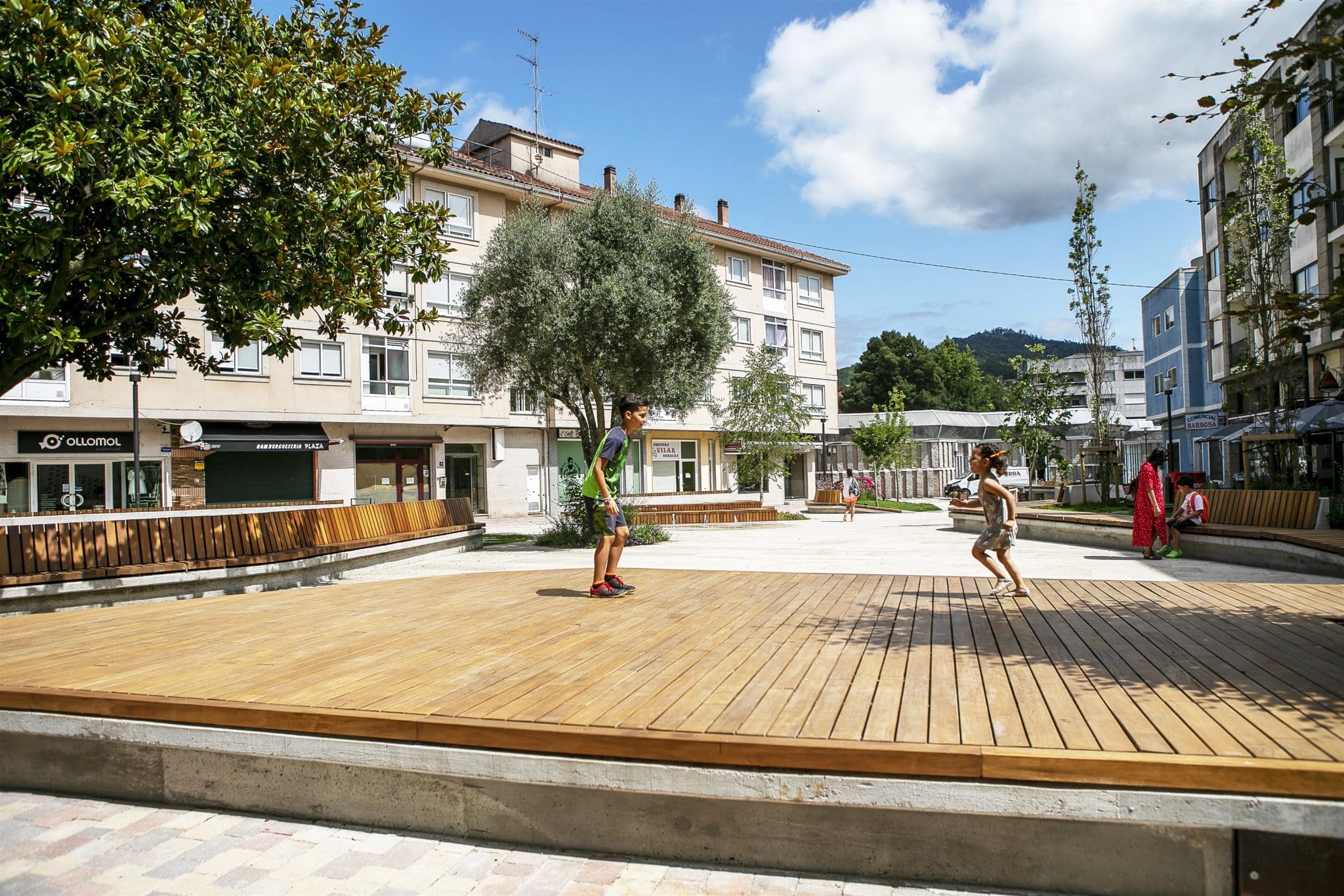 Proyecto de acondicionamiento urbano-sostenible en la Plaza Rosalía de Castro Gondomar pontevedra