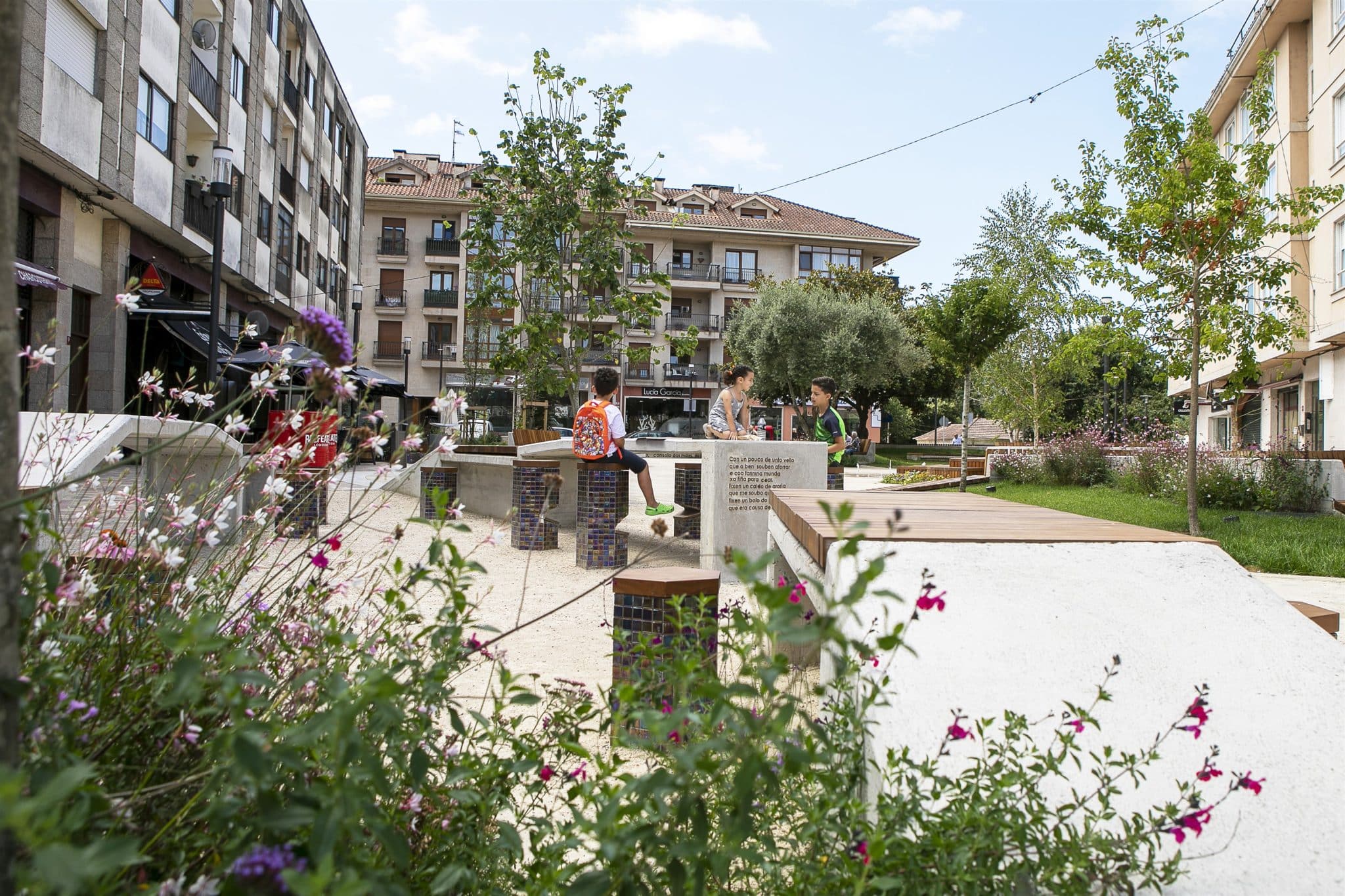 Proyecto de acondicionamiento urbano-sostenible en la Plaza Rosalía de Castro Gondomar pontevedra